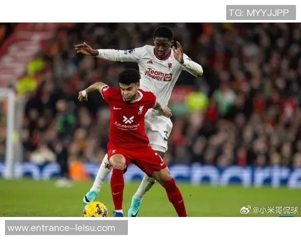 利物浦与曼联经典对决回顾精彩瞬间与历史交锋分析