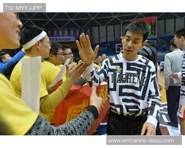 广东男篮迎战解放军全力争胜期待精彩对决与球迷共庆篮球盛宴